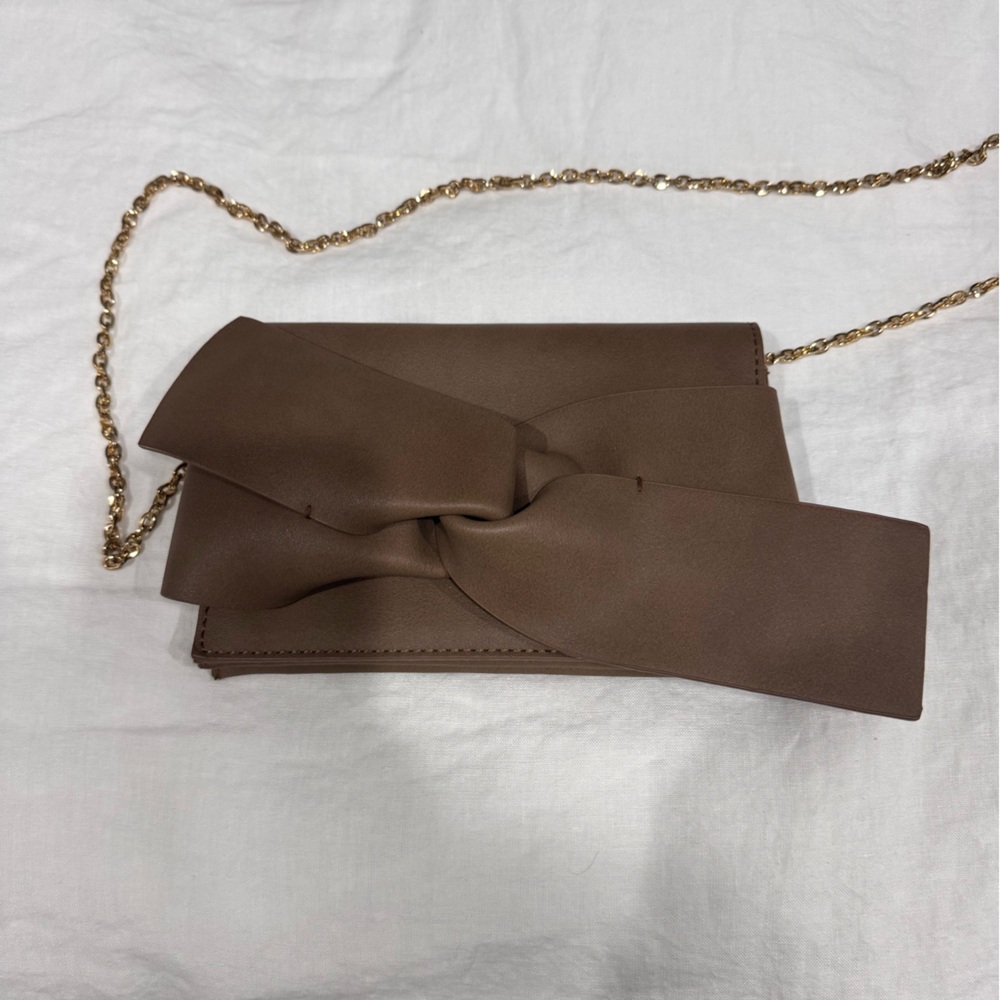 Elegant taupe Clutch with Gold Chain